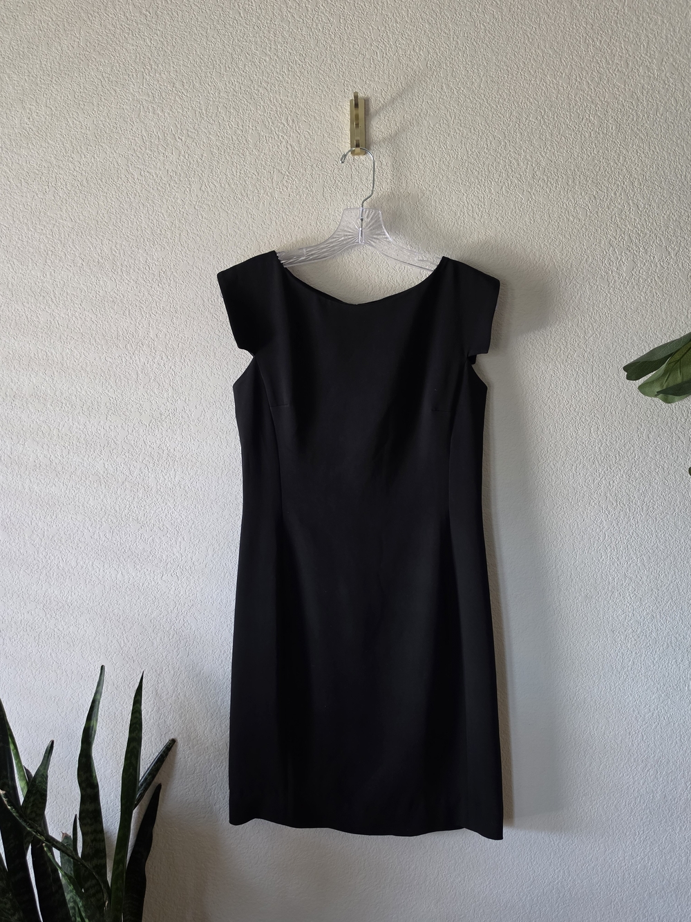 MM Lafleur Black Cap-Sleeve Midi Sheath Dress